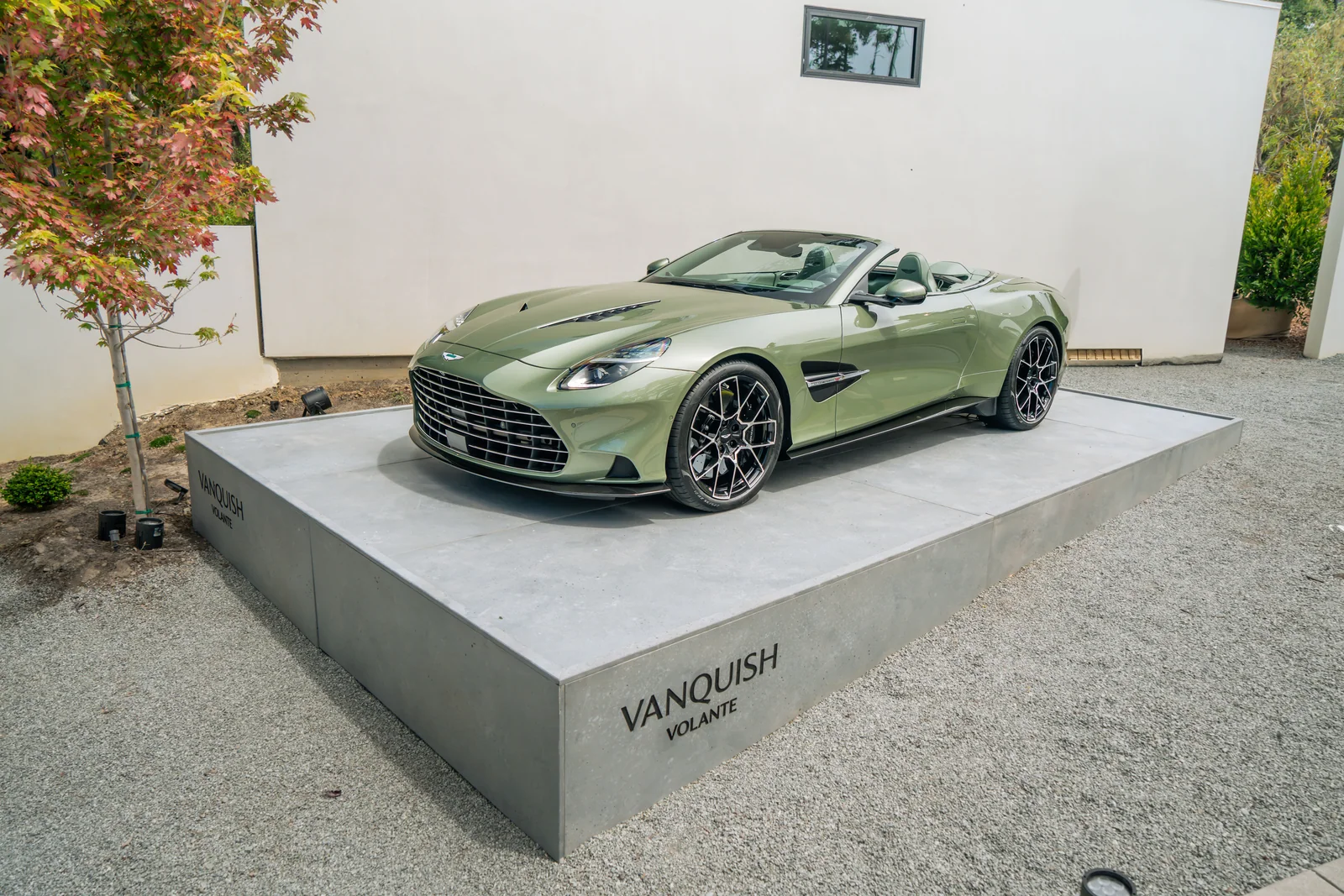 Aston Martin Vanquish Volante
