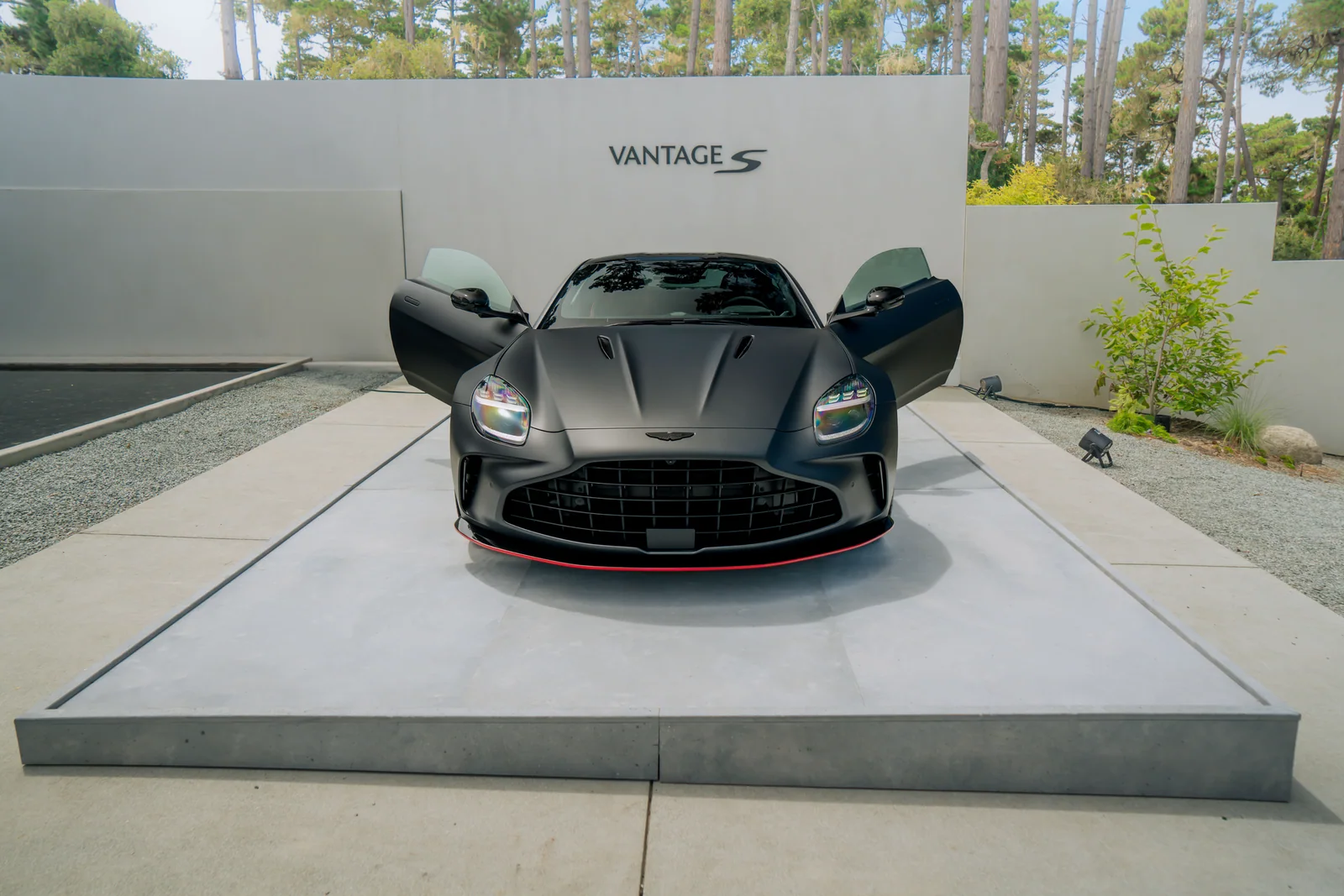 Vantage S, Aston Martin Vanquish Volante
