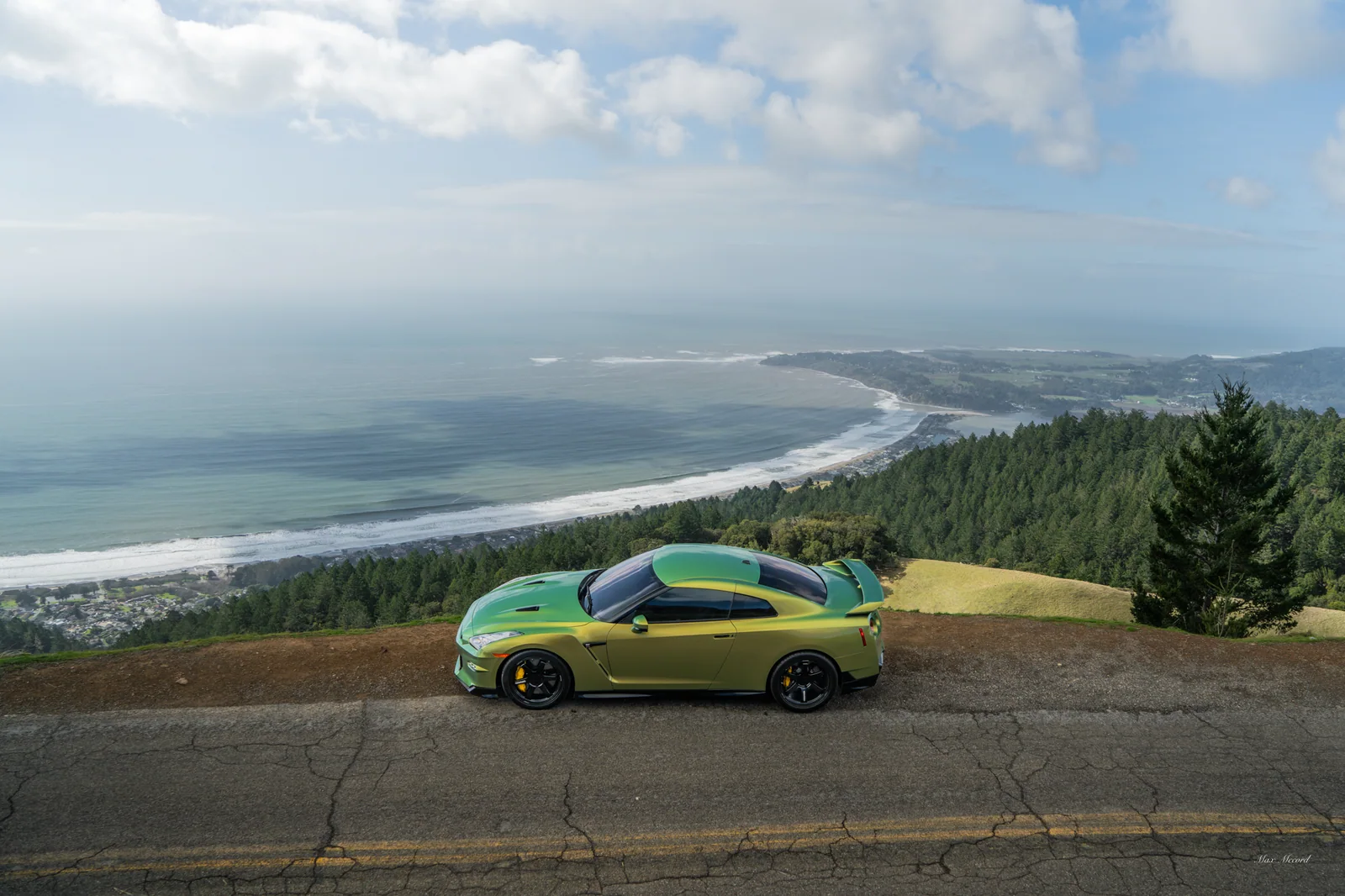 Coastline Pullout, Nissan GT-R T-Spec