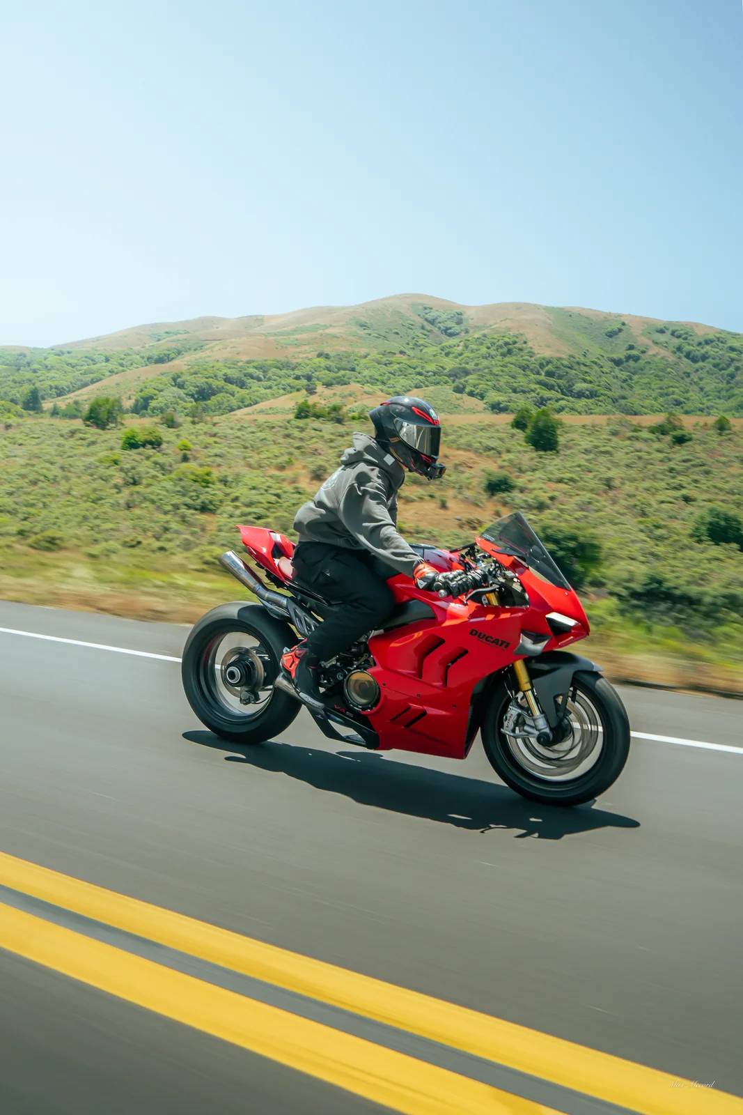 Lean In, Ducati Panigale V4 S