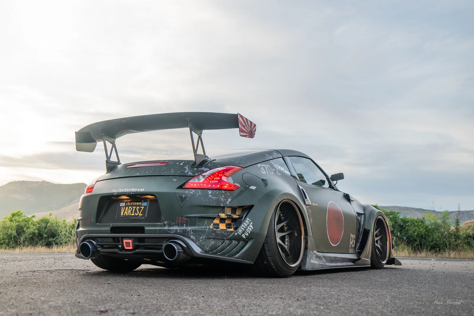 Wing Against the Sky, Fighter Nissan 370Z