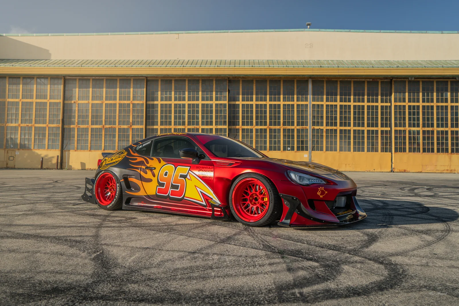 Hangar Doors, Lightning McQueen BRZ