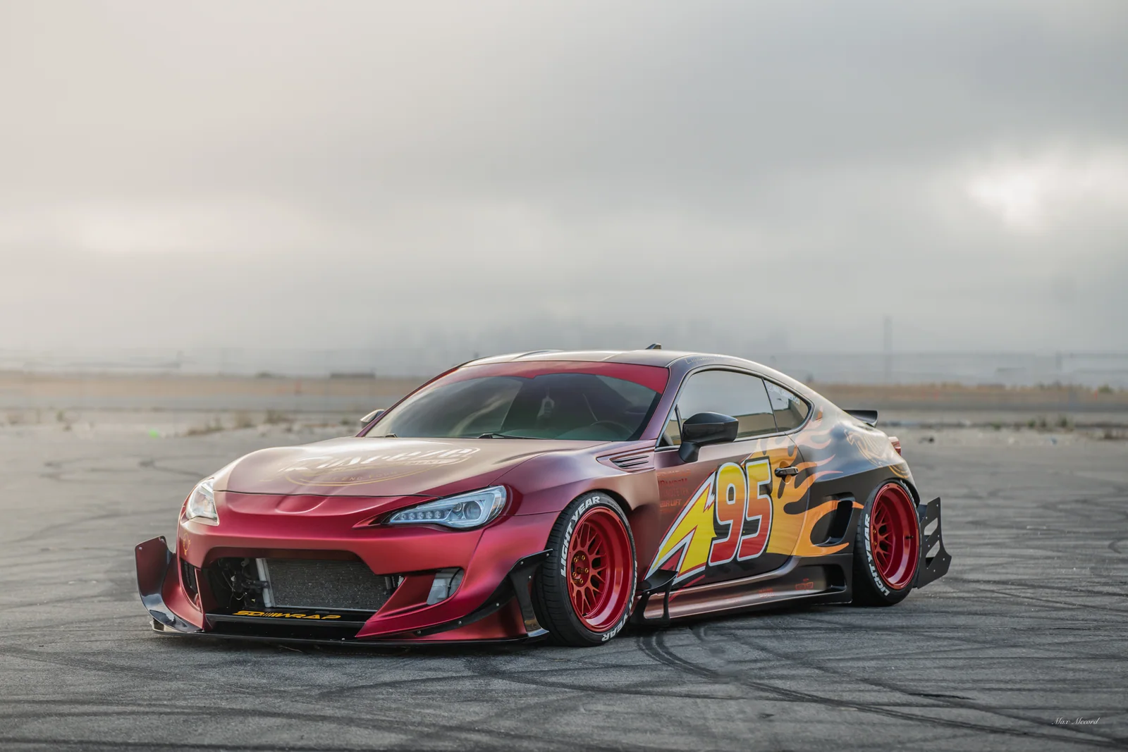 Tarmac Stare, Lightning McQueen BRZ