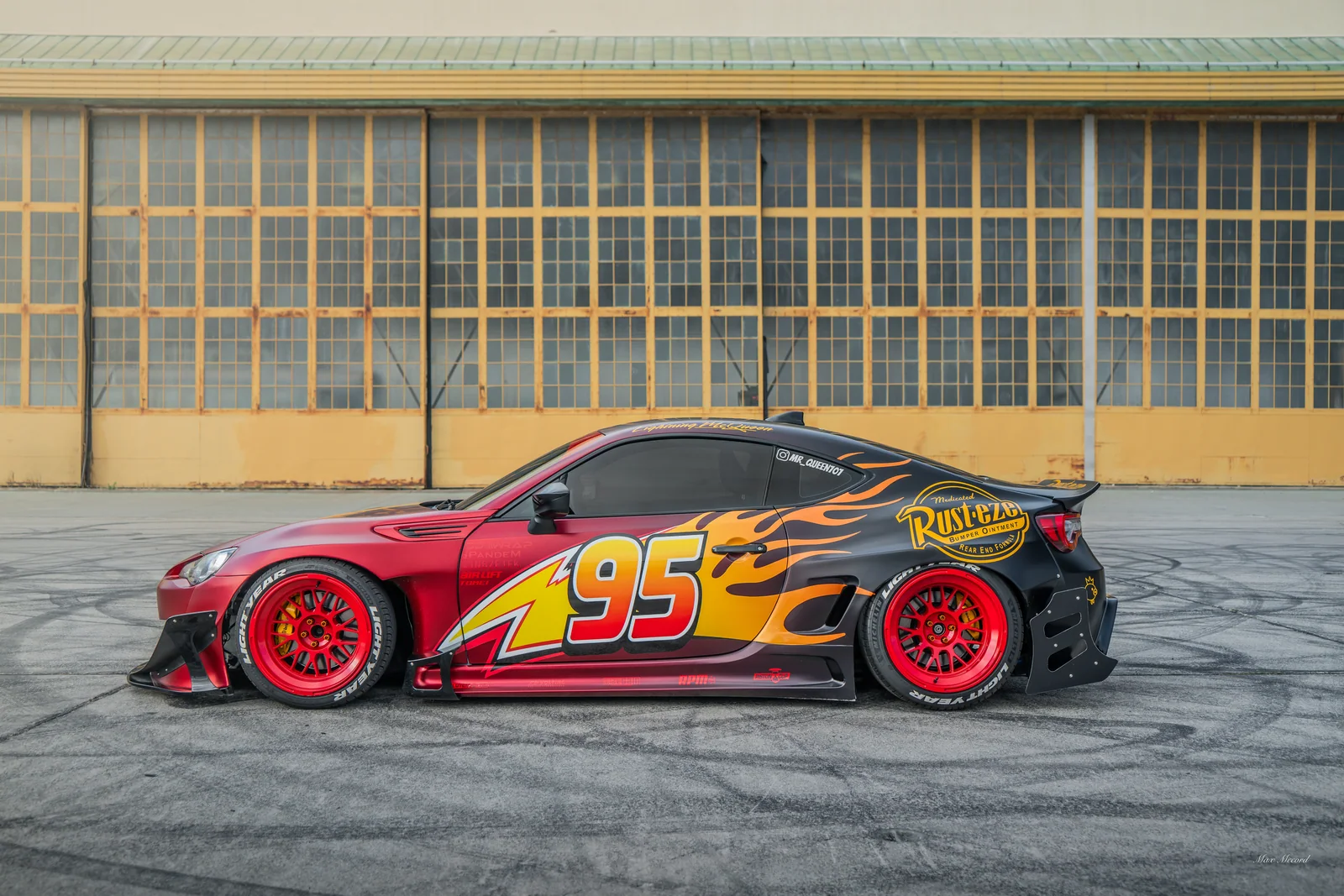 Hangar Side, Lightning McQueen BRZ