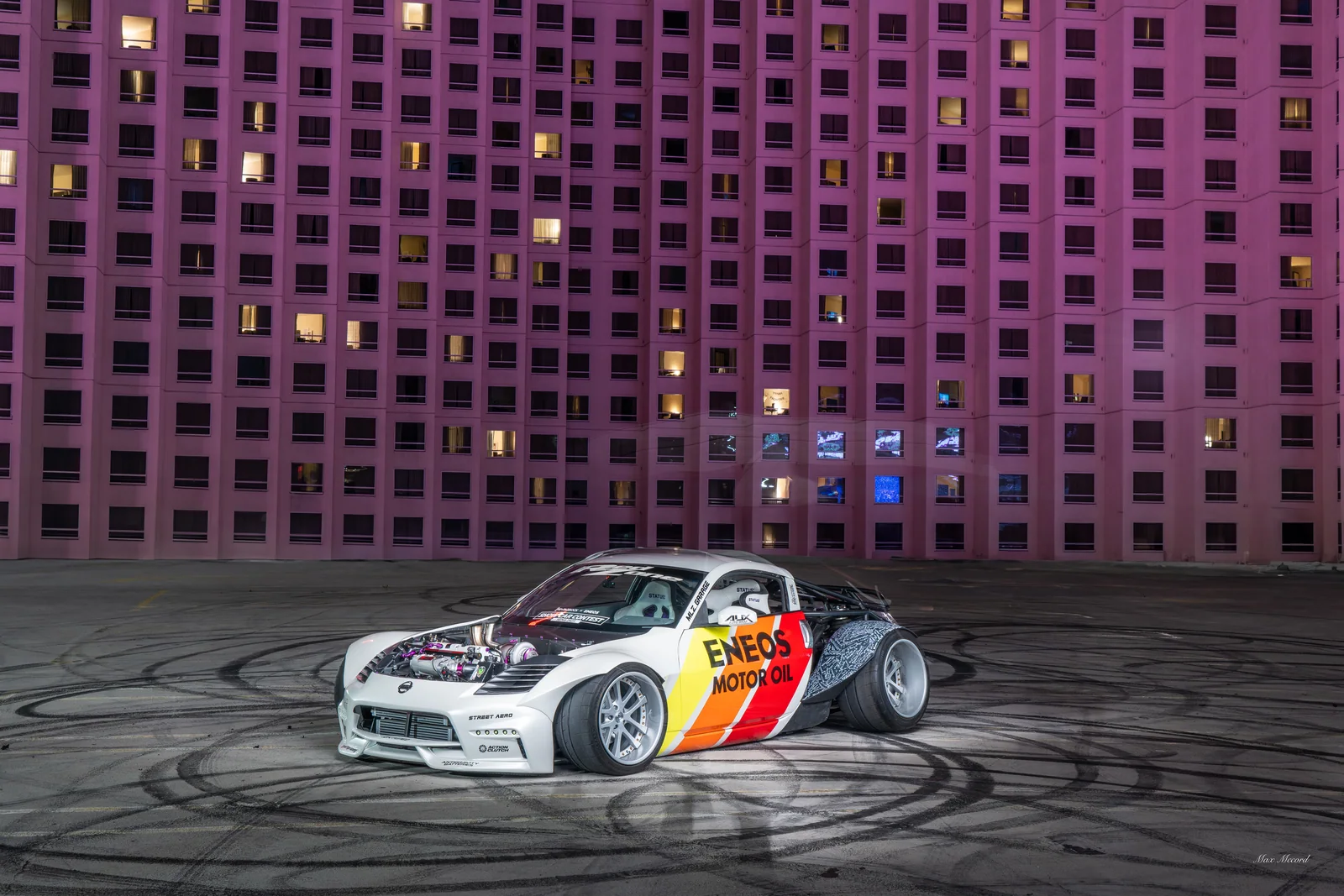 Vegas Lights, MLZ