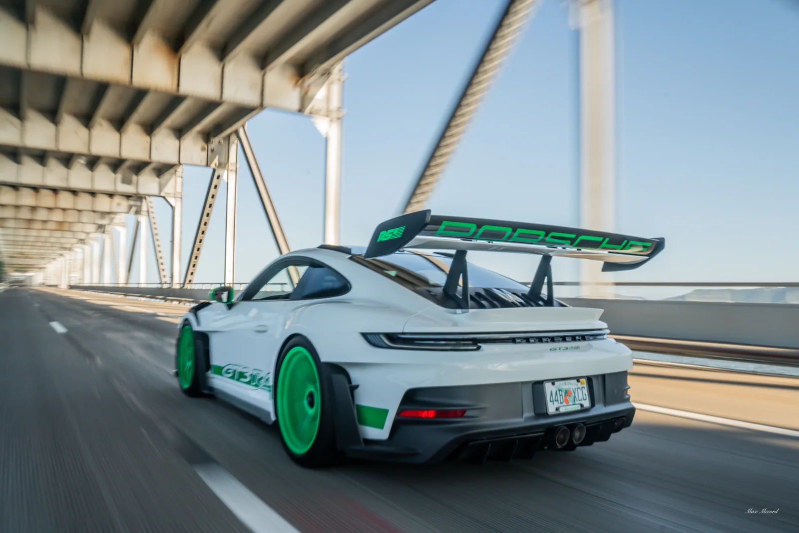 Under the Richmond Bridge, Porsche 911 GT3 RS pair