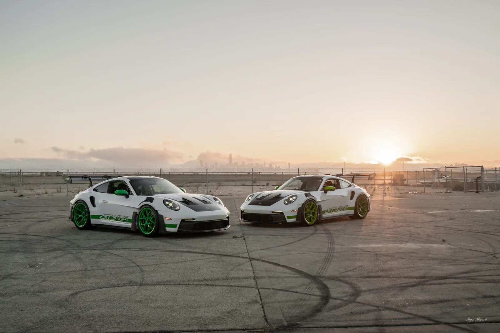 Dusk Diagonal, Porsche 911 GT3 RS pair