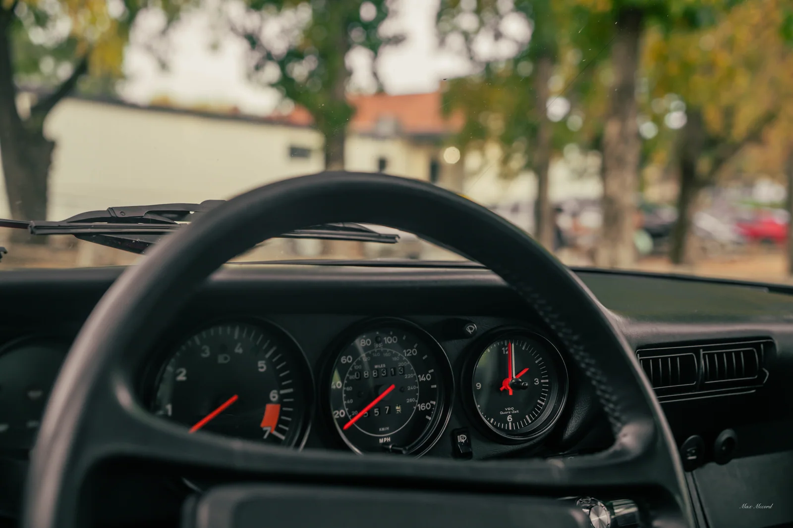 Three Dials, Porsche 911 Targa