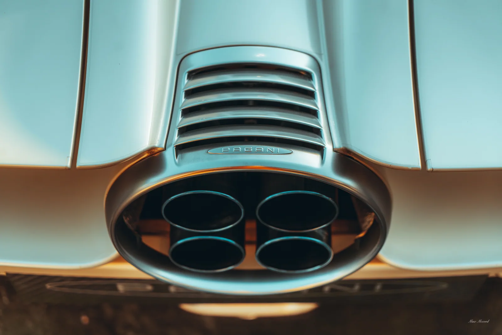 Quad Exhaust, Pagani Utopia