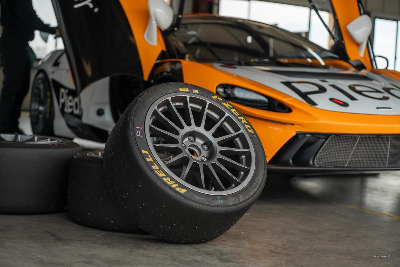 Pirelli Slicks, McLaren Trophy Series