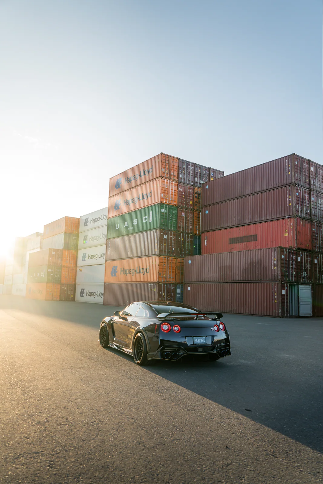 Container Yard Sun, Varis Nissan GT-R